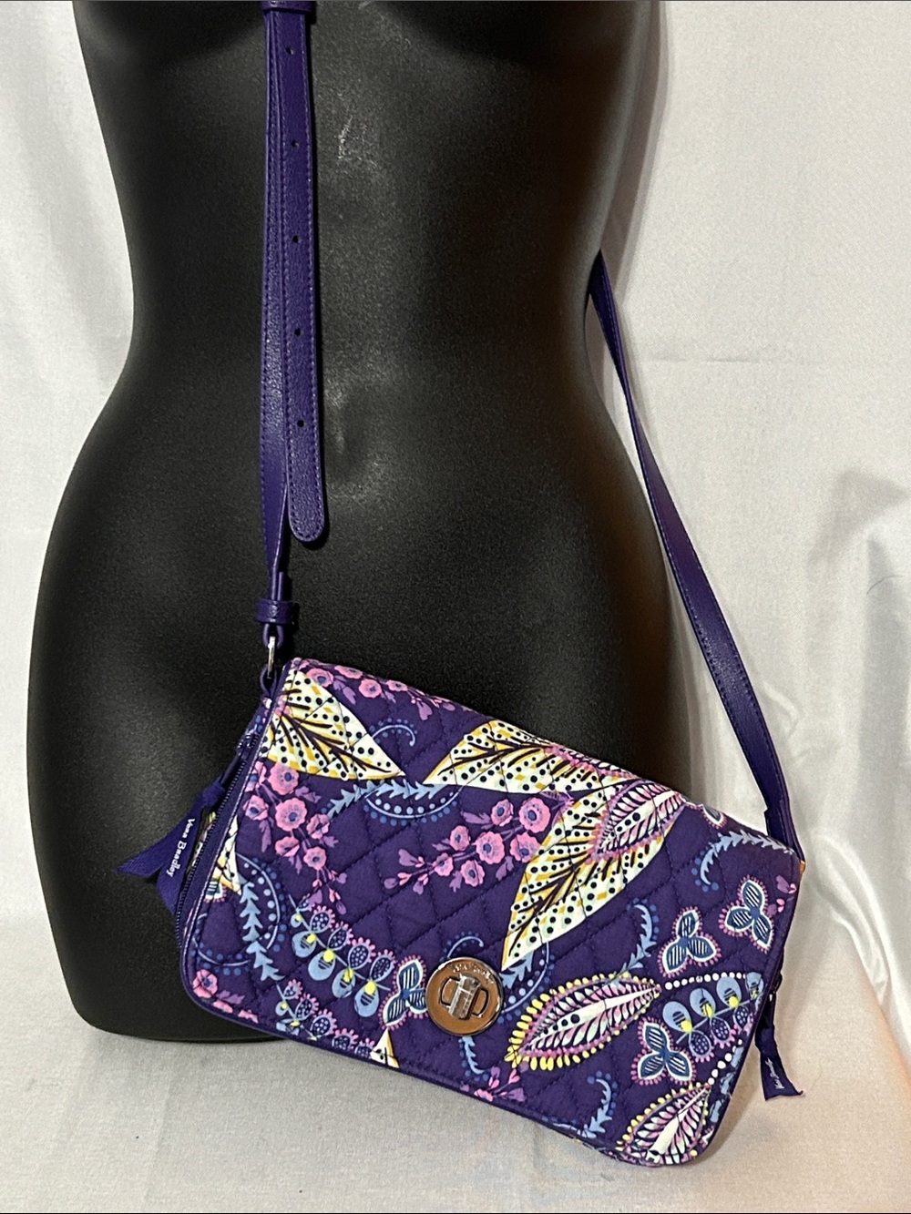 Vera Bradley quilted turnlock crossbody bag vibrant batik leaf/floral pattern